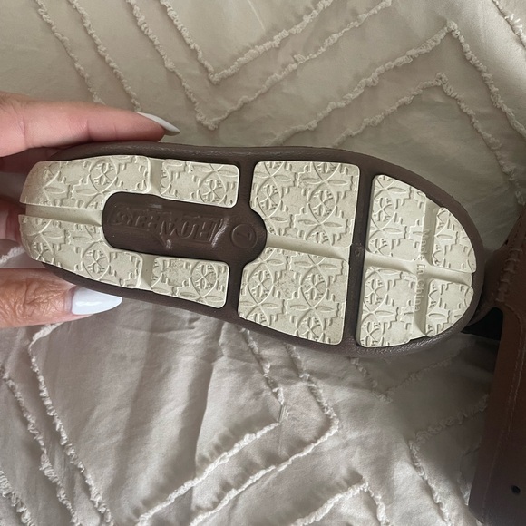 Floafers - Picture 2 of 2